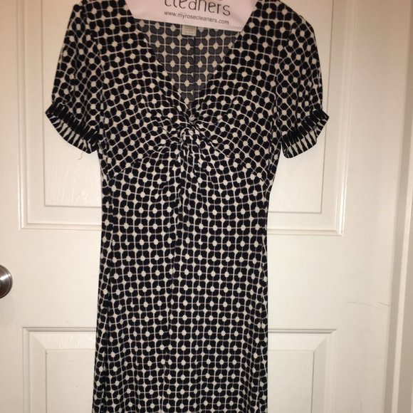 black and white puff sleeve dress